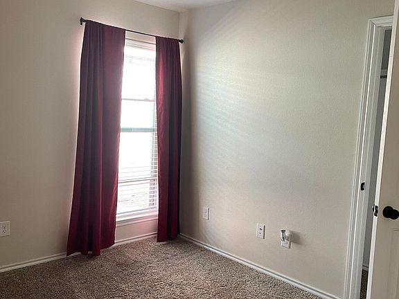 3rd image of 7452 104th St