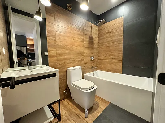 Rented by Pear NYC LLC | media 4