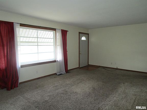 5th image of 1785 Clay Dr
