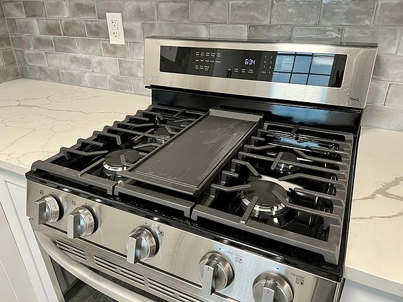 5th image of 11 Clarmore Dr APT 2A