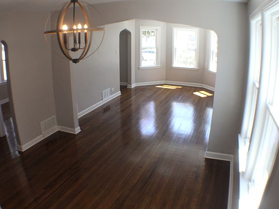 4th image of 5518 S Natoma Ave