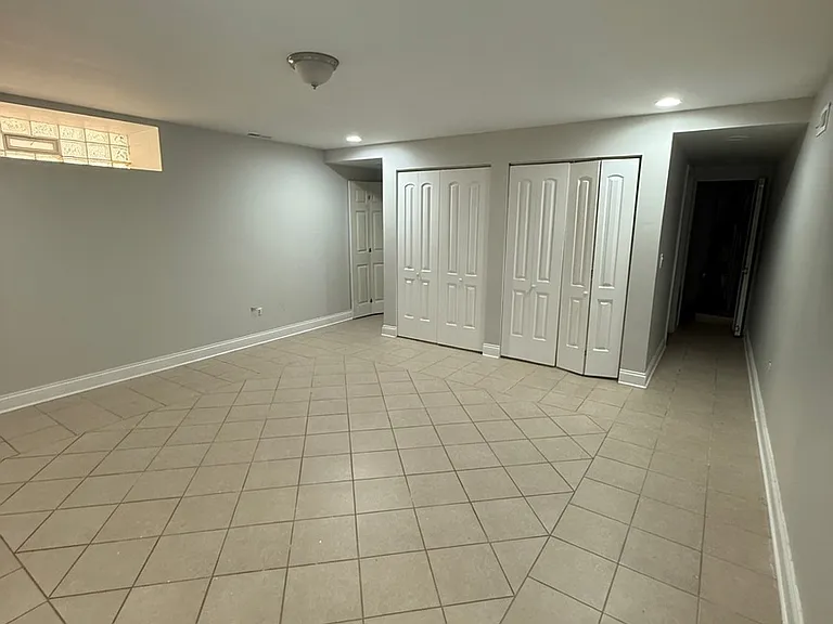 1741 W Erie St #1R — Photo 17