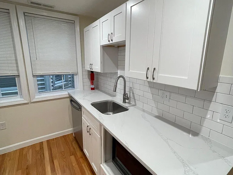85 Moreland St — Photo 1