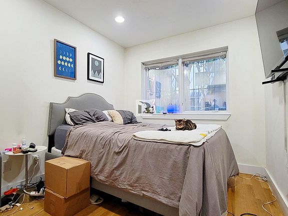 3rd image of 126 Boerum St APT 1F