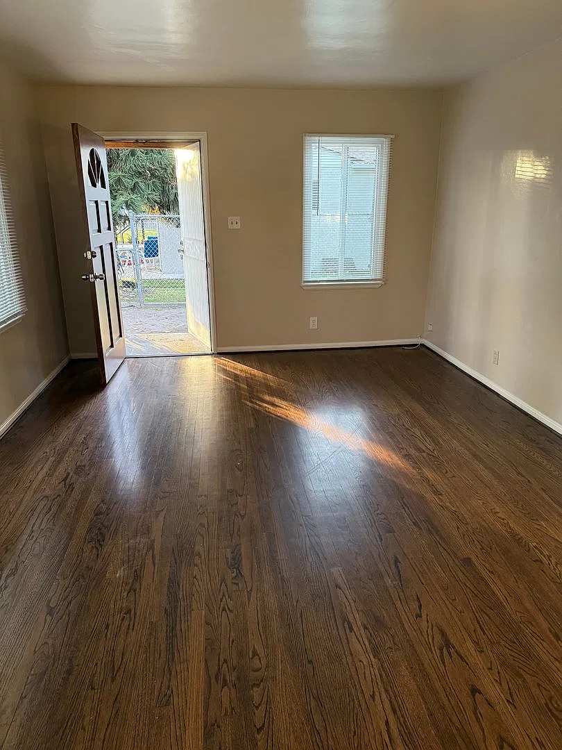 Charming 2 bedroom 1 bath, Monrovia — Photo 3