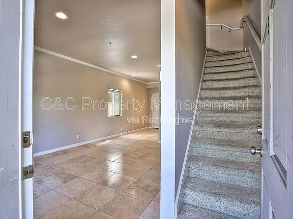 3rd image of 815 Alice St APT B