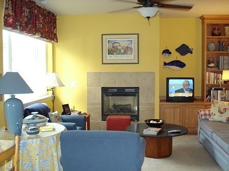 2nd image of 4220 Edgewater Blvd NE