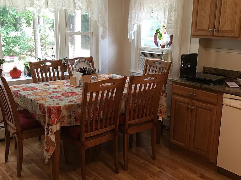31 Ball Ave — Photo 15