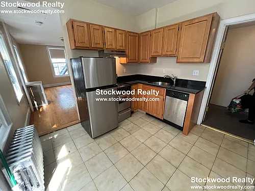381 Dorchester St Photo 1
