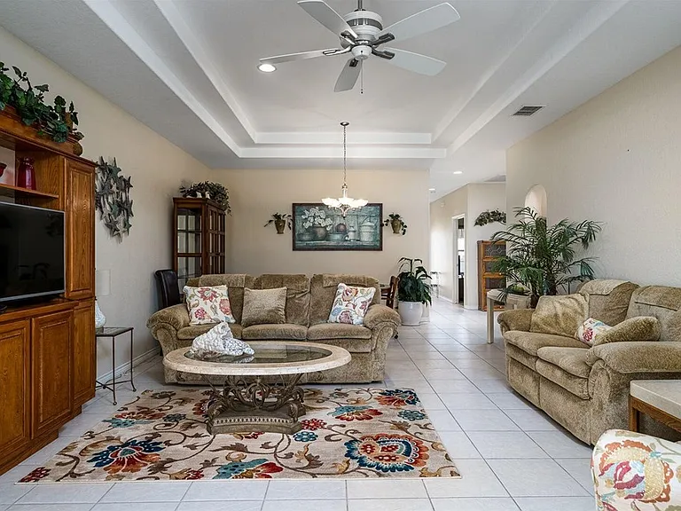 5 Olde Towne Ln — Photo 3