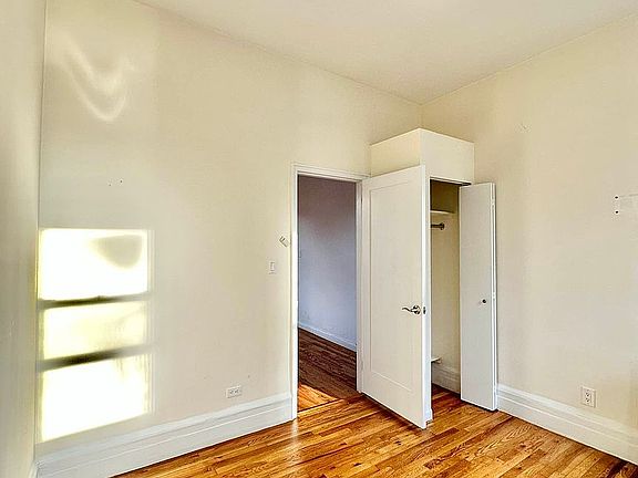 5th image of 67 Thompson St APT 6C