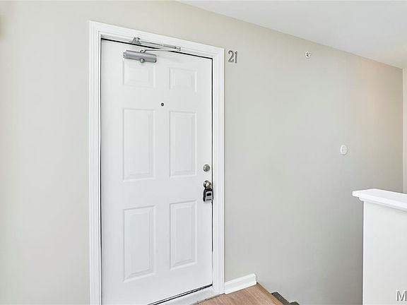 3rd image of 21 Homefield Gardens Dr #28N