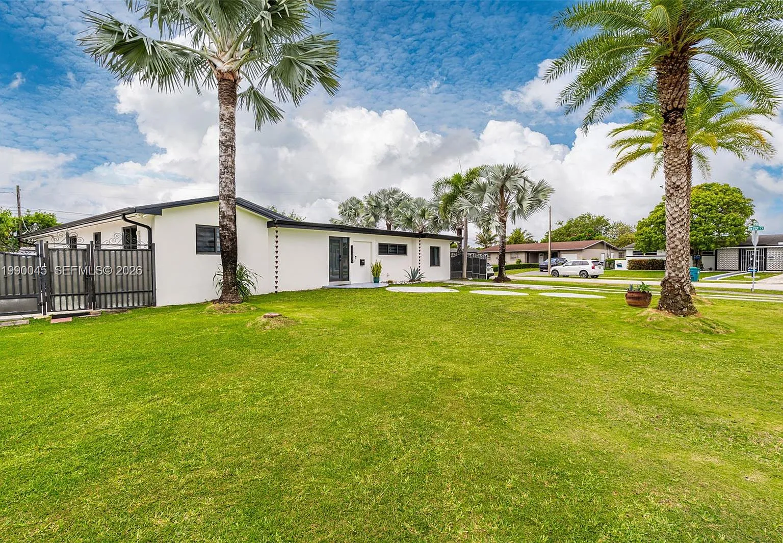 11220 SW 181st Ter — Photo 3