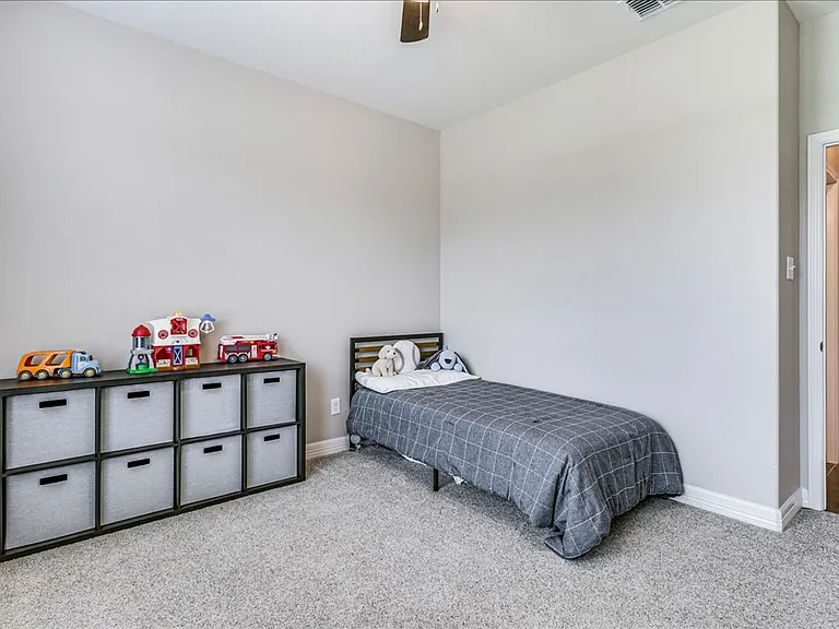 7617 Diamond Dr — Photo 25