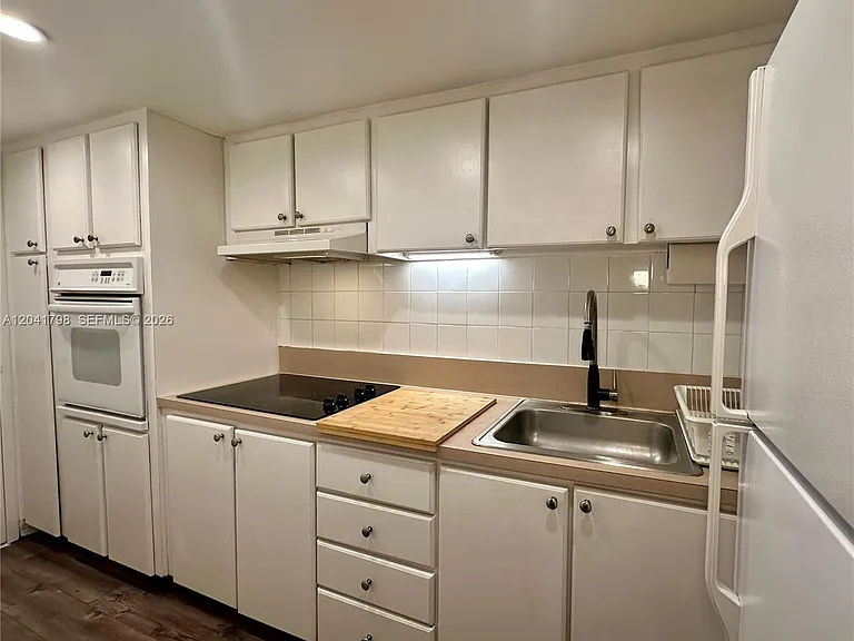 1200 West Ave #724 — Photo 6