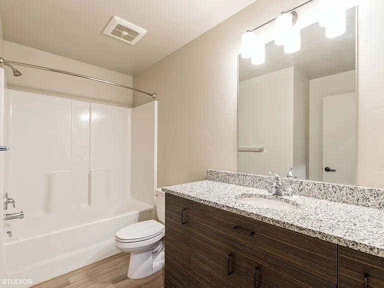 Eagle Valley Ranch Apartments — Photo 8
