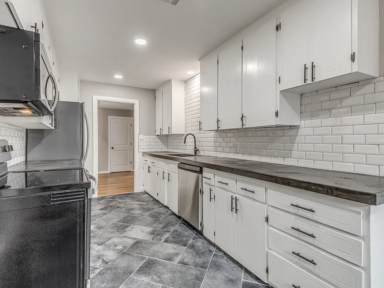 349 SE Rockwood Ave — Photo 14