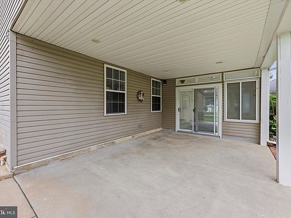 5th image of 508 Saint Martin Ct