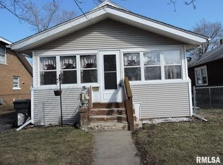 1217 Ann Eliza St, Pekin, IL