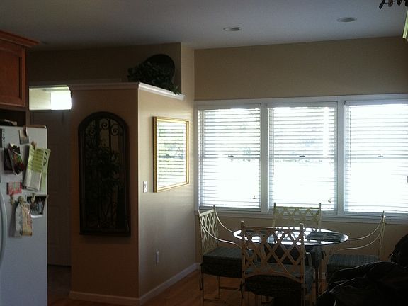 Breakfast nook area.