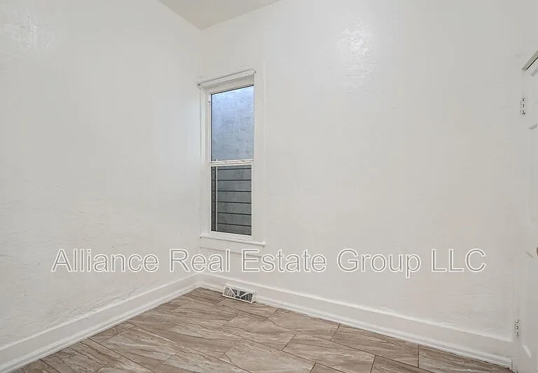 2827 California St — Photo 9