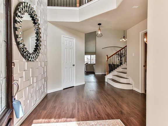 4th image of 5830 Lundwood Ln