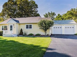 1385 Ridge Rd, Ontario, NY 14519