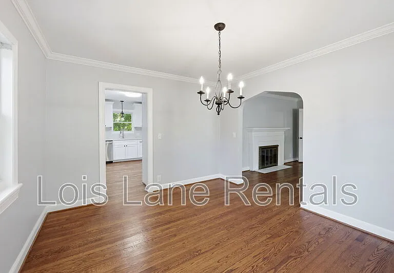 2043 Wappoo Dr — Photo 4