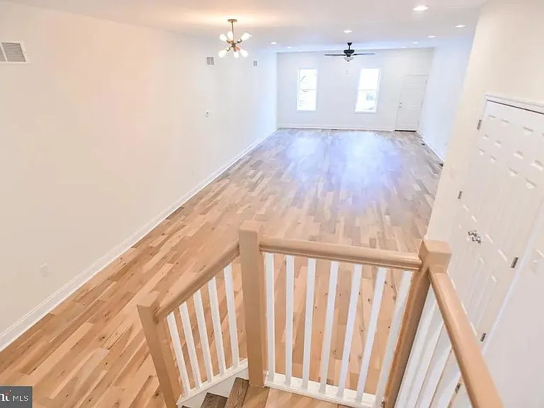 1227 Washington Blvd — Photo 6