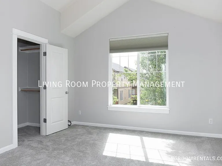 1142 SW 162nd Ave — Photo 13