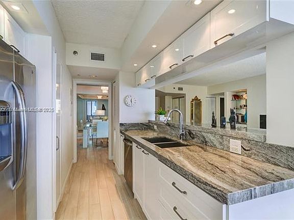 4th image of 16425 Collins Ave APT 1912