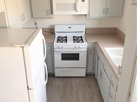 3rd image of 4626 Bancroft St