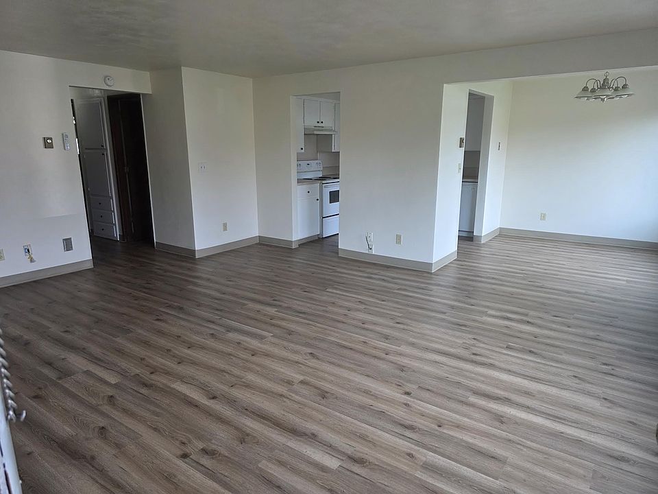 1st image of 319 Ecols St N #5