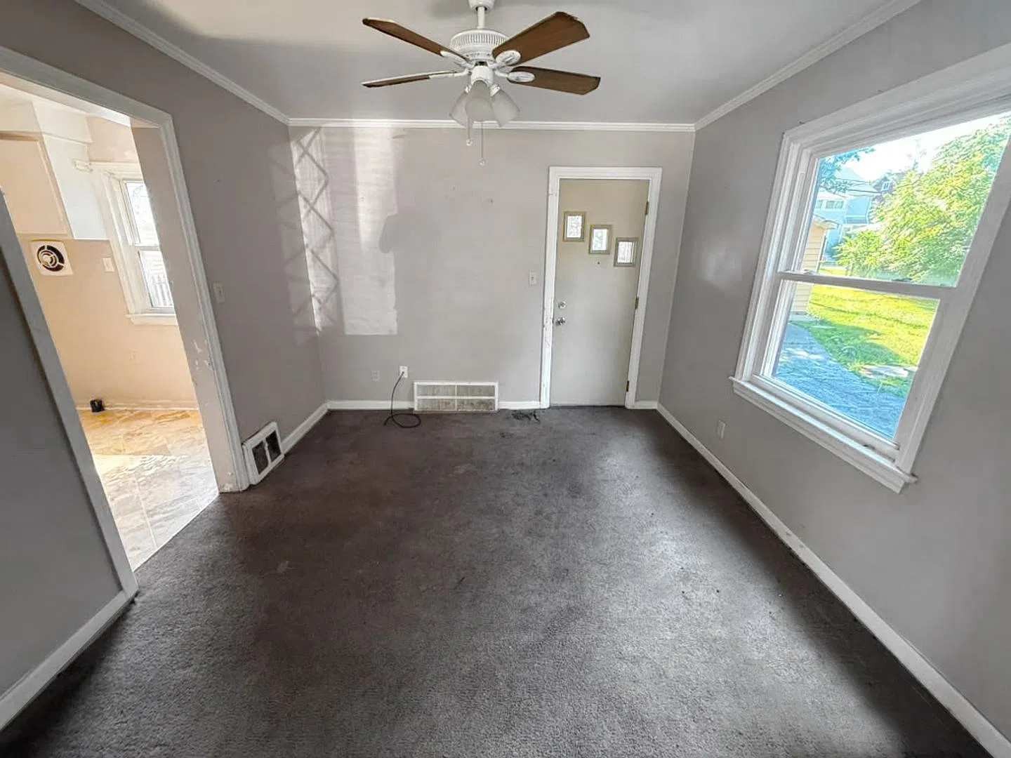 2-Bed, 1 Bath Beautiful Single- Family Home In Cleveland Heights! — Photo 3