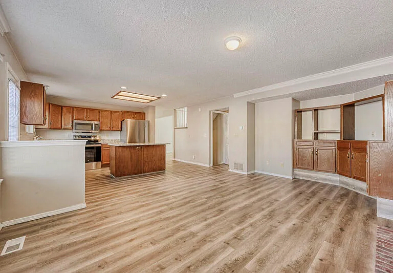 8420 Ilex Dr — Photo 4