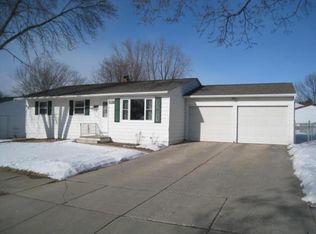 1905 Lilac Ln, Green Bay, WI 54302