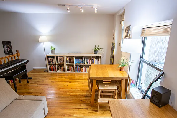 Rented by Oxford Property Group | media 10