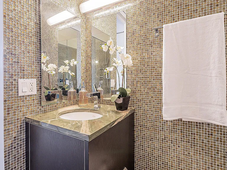 21 6th St #406 — Photo 14