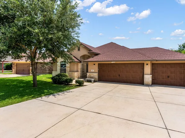 15606 Fox Ln, Selma, TX 78154