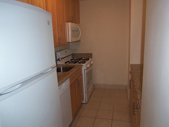 5th image of 50 Riverdale Ave APT 6F