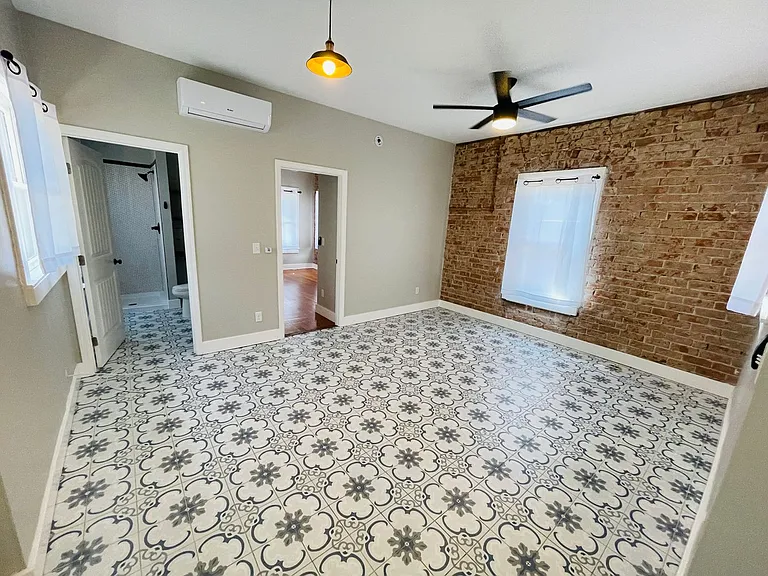 Coming Soon! 1 Bed / 1 Bath Cottage In U Of A Neighborhood! — Photo 13