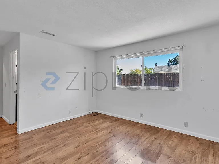 175 Mills Ln — Photo 25