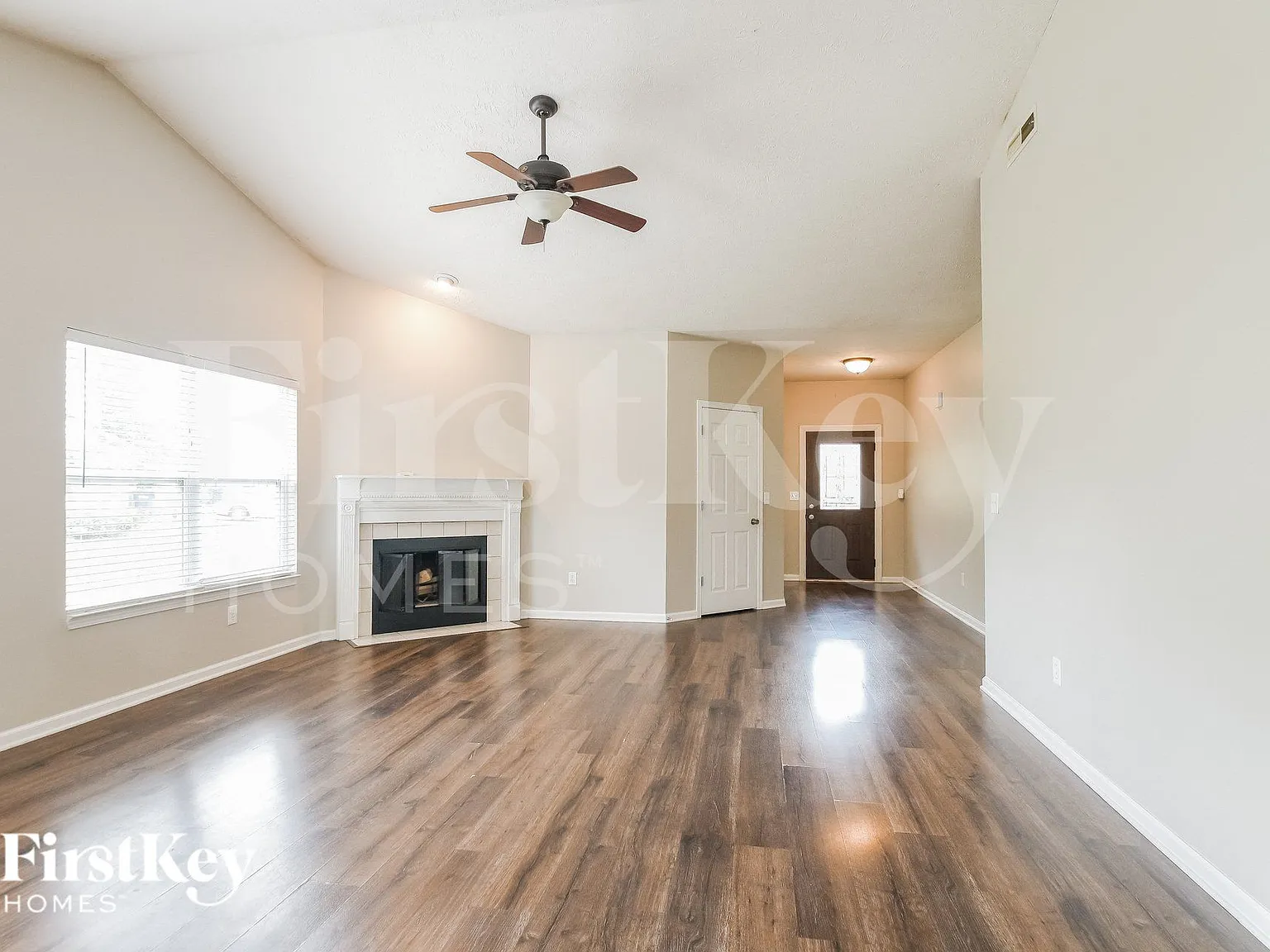 3 bed, 2.0 bath, 1538 sqft, $2,470 — Photo 3