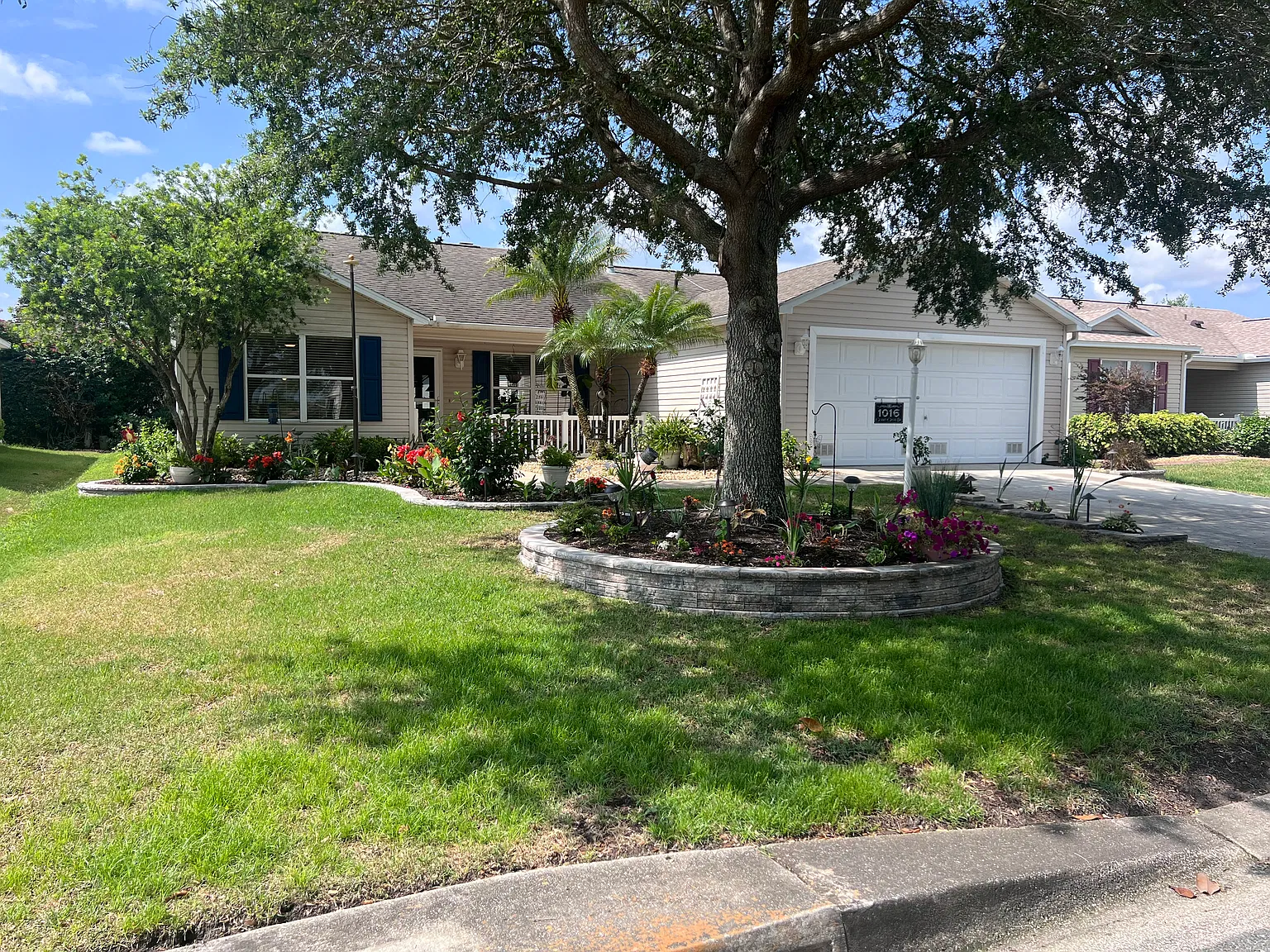 3 bed, 1392 sqft, $2,250 — Photo 2