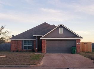 500 Navajo Trl, Mc Gregor, TX 76657