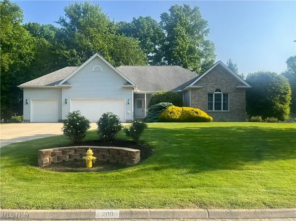 200 Robbies Run, Cortland, OH 44410