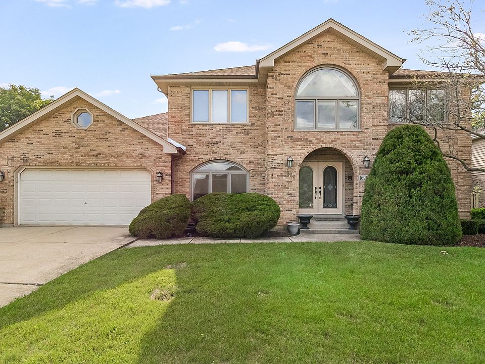 1st image of 16906 Meadowcrest Dr