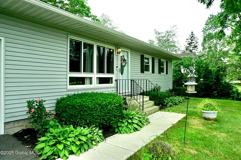 3rd image of 171 Consaul Road