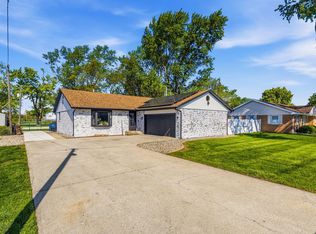 101 N Bergman Dr, Thomasboro, IL 61878