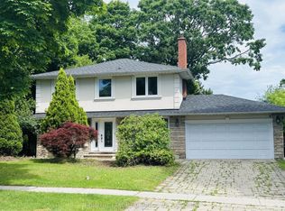 125 Bannatyne Dr, Toronto, ON M2L 2P5